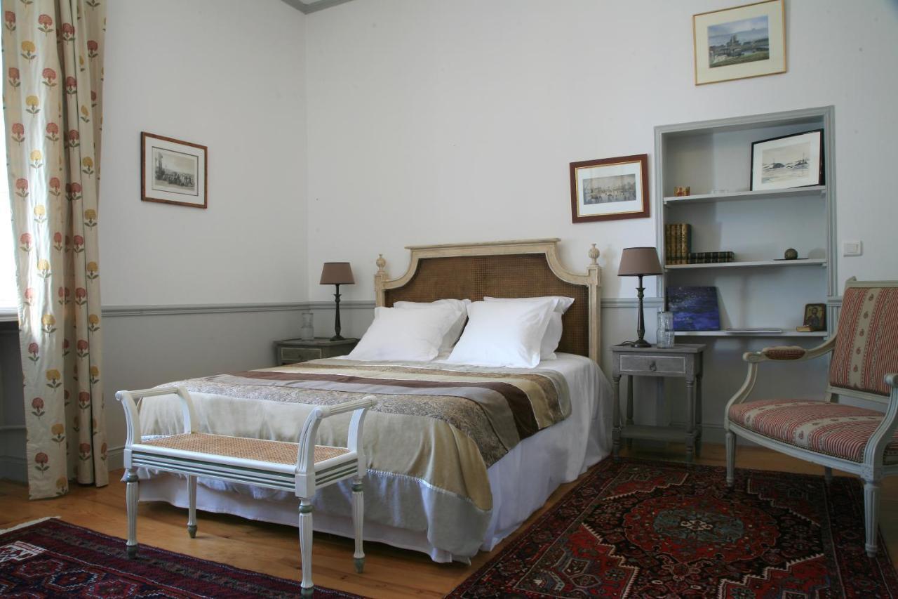 Le Manoir De La Fieffe Bed & Breakfast Шербур-ан-Котентан Стая снимка